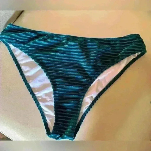Velour Bikini - Picture 2 of 9